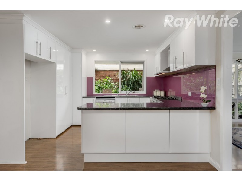 4 Denham Place, Mill Park VIC 3082