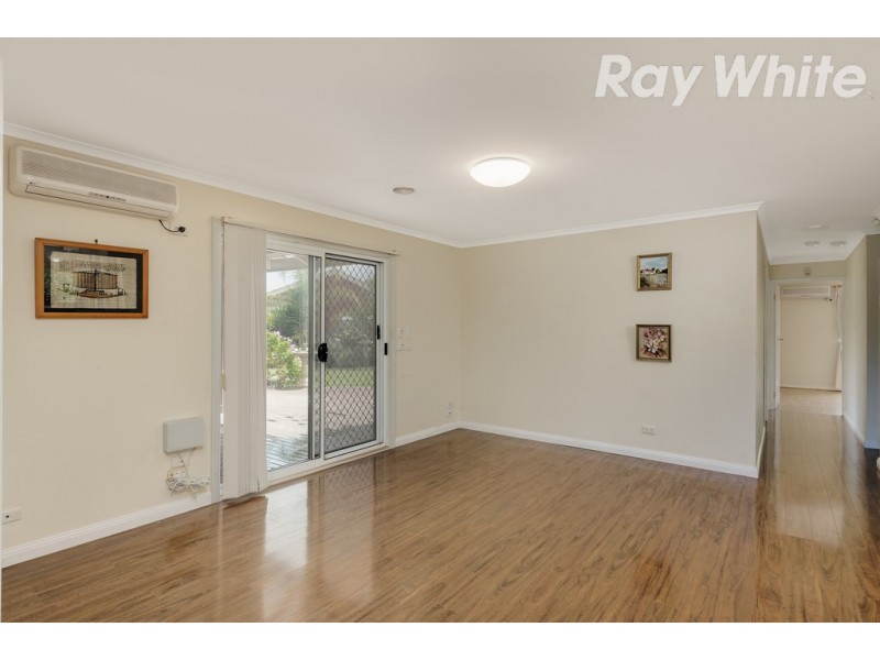 4 Denham Place, Mill Park VIC 3082
