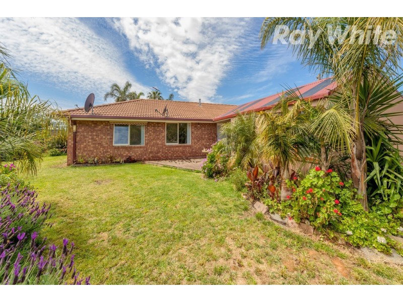 4 Denham Place, Mill Park VIC 3082