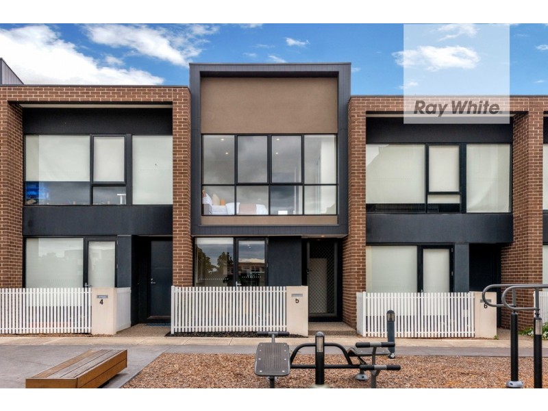 5 Olsen Walk, Mill Park VIC 3082