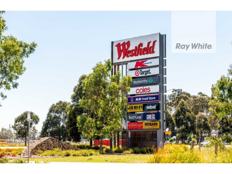 5 Olsen Walk, Mill Park VIC 3082