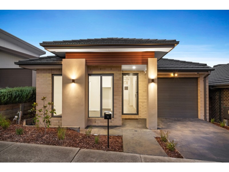 16 Tooradin Crescent, Doreen VIC 3754