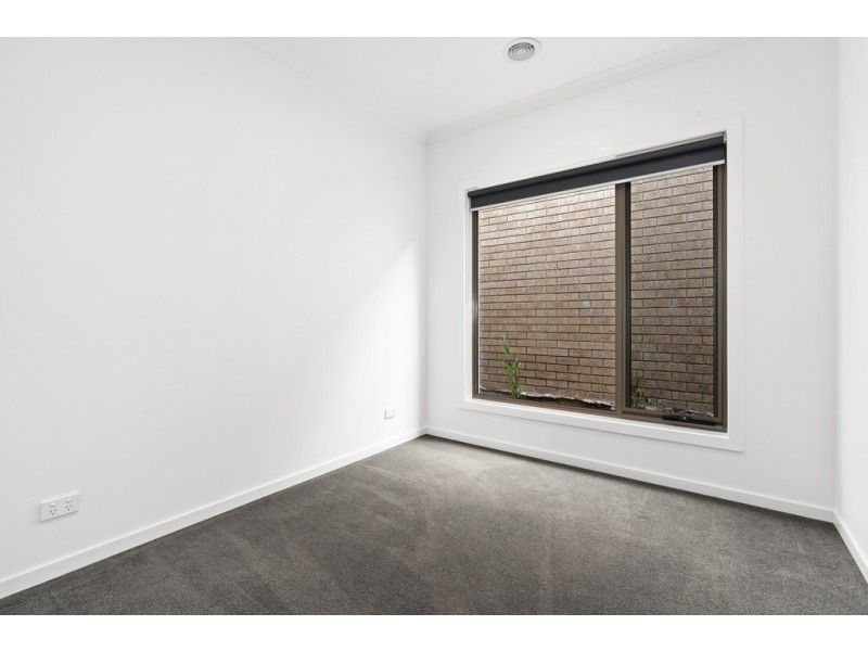 16 Tooradin Crescent, Doreen VIC 3754