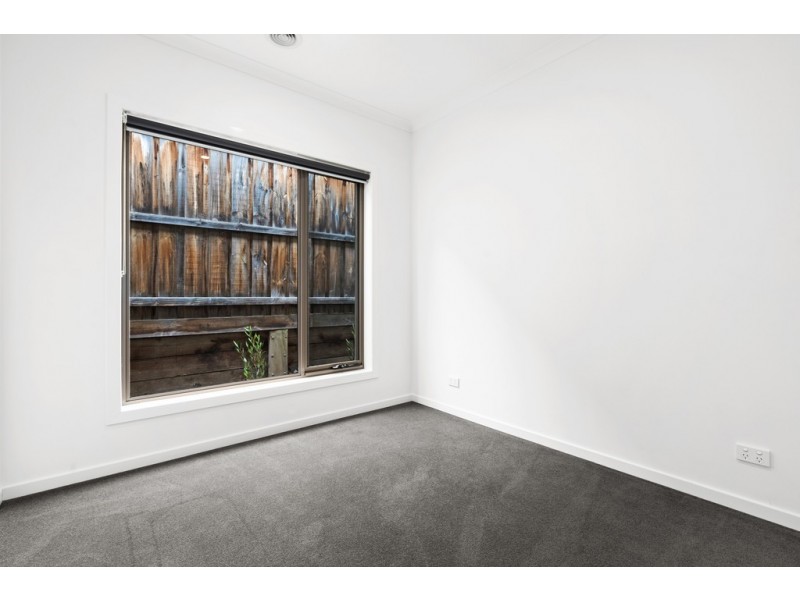 16 Tooradin Crescent, Doreen VIC 3754