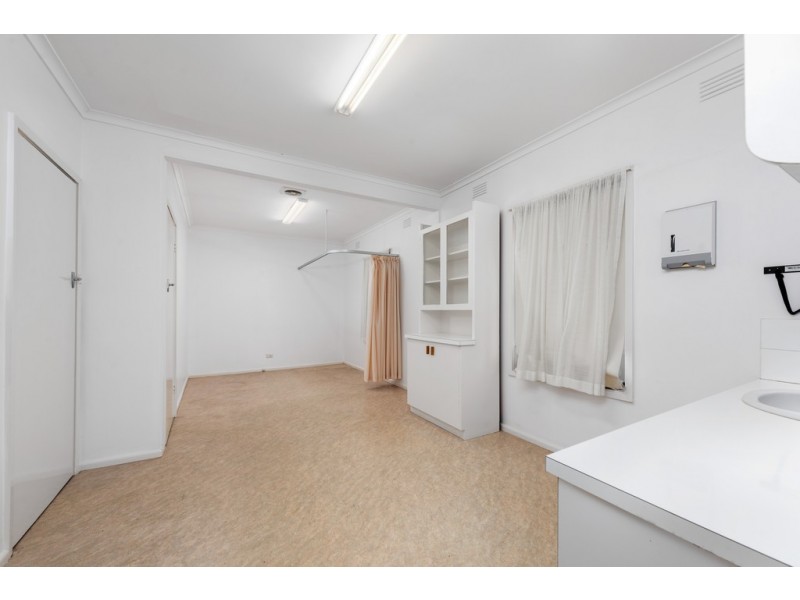 84 Watsonia Road, Watsonia VIC 3087