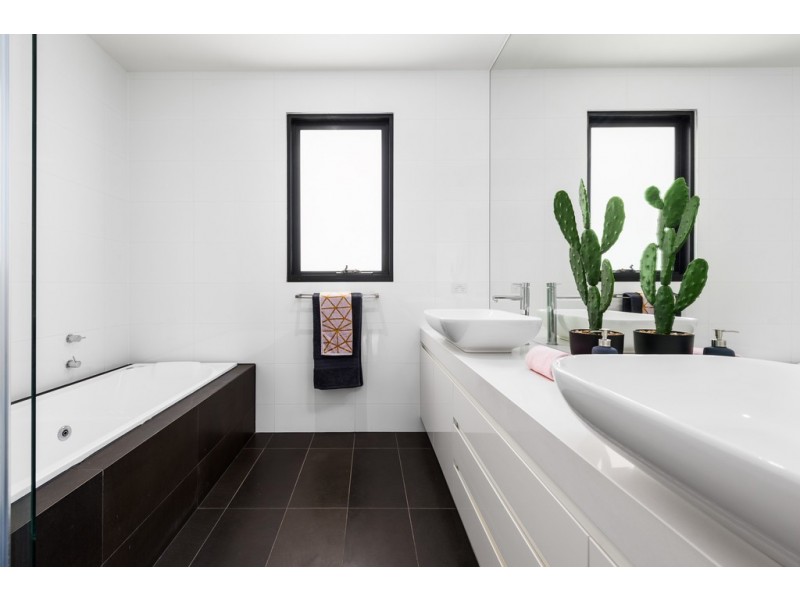 67 Ancona Drive, Mill Park VIC 3082