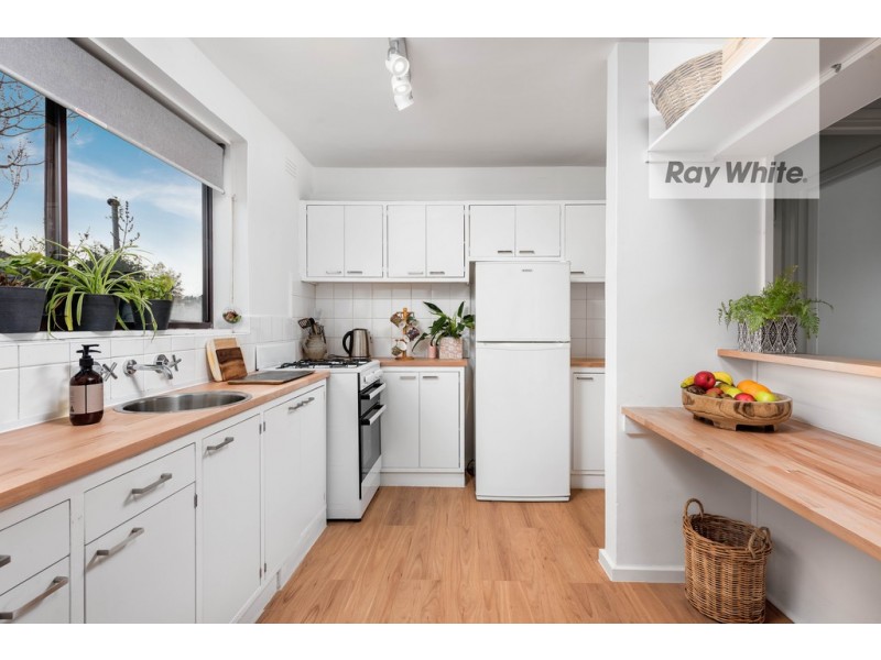 2/30 Robb Street, Reservoir VIC 3073