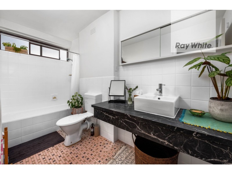 2/30 Robb Street, Reservoir VIC 3073