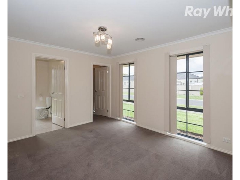 4 Myna Street, Epping VIC 3076