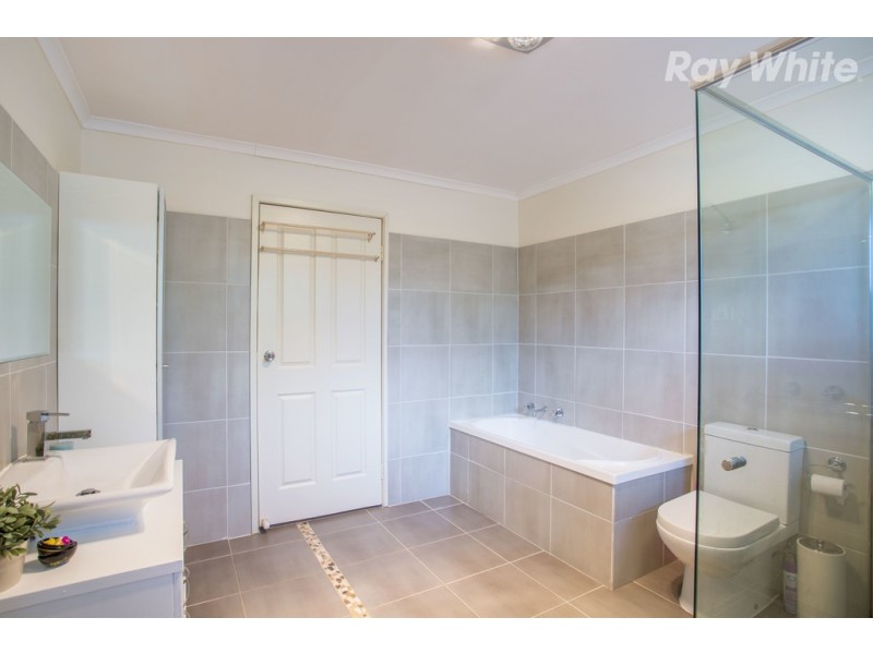 19 Jolly Terrace, South Morang VIC 3752