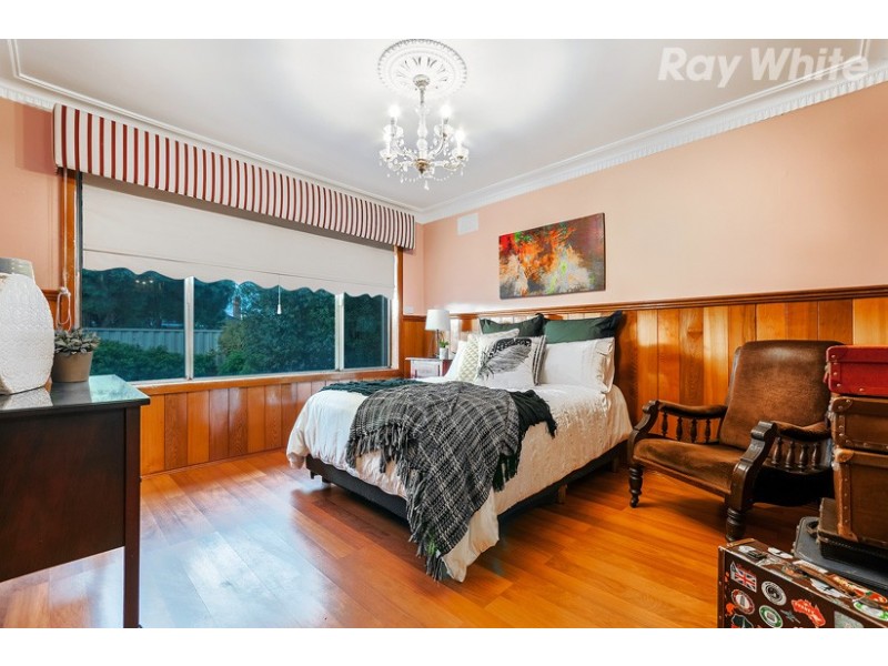 111 The Fairway, Kingsbury VIC 3083