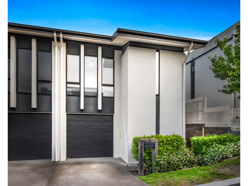 6 Edinburgh circuit, Bundoora VIC 3083