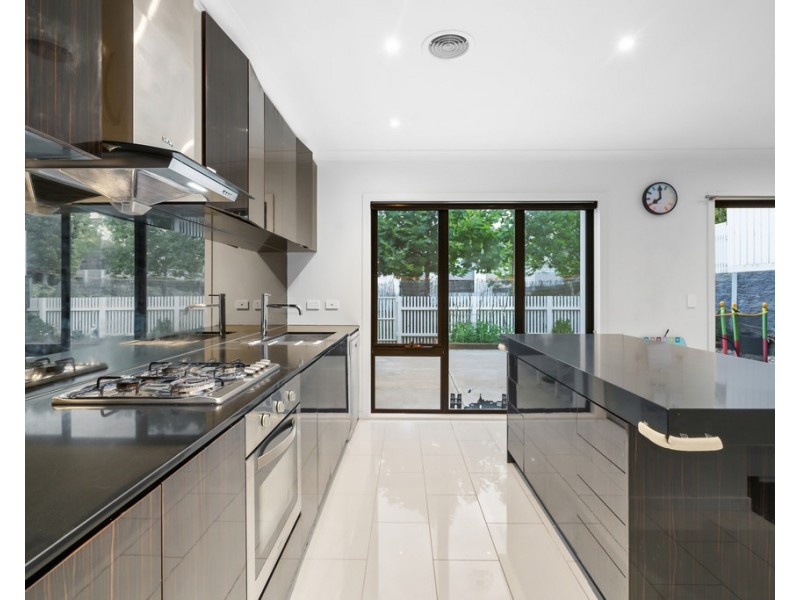 6 Edinburgh circuit, Bundoora VIC 3083