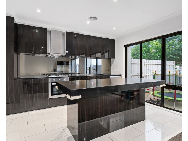 6 Edinburgh circuit, Bundoora VIC 3083