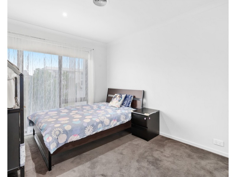 6 Edinburgh circuit, Bundoora VIC 3083