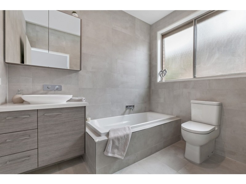 42 Carbeen Drive, Bundoora VIC 3083