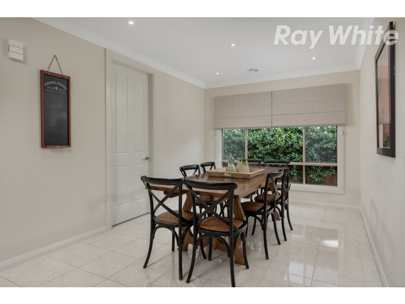 16 Gledswood Avenue, South Morang VIC 3752