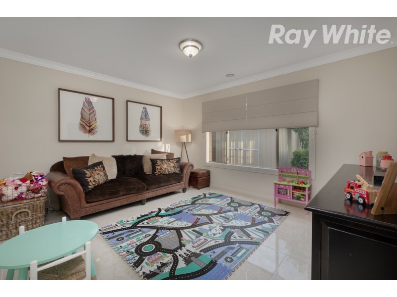 16 Gledswood Avenue, South Morang VIC 3752