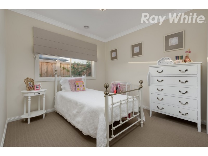 16 Gledswood Avenue, South Morang VIC 3752