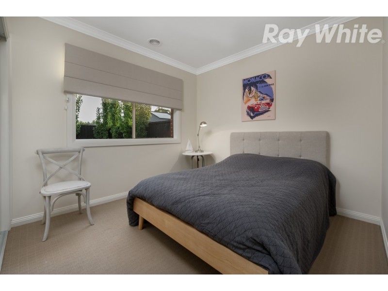 16 Gledswood Avenue, South Morang VIC 3752