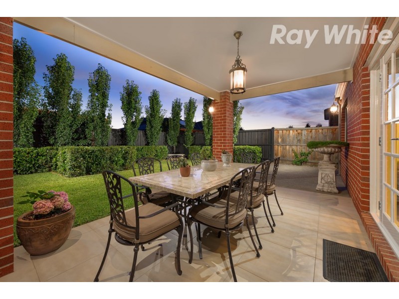 16 Gledswood Avenue, South Morang VIC 3752