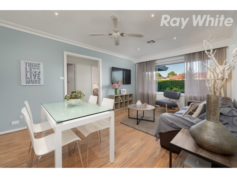 9 Fleetwood Court, Gladstone Park VIC 3043