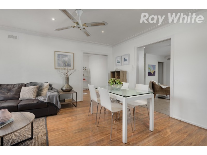 9 Fleetwood Court, Gladstone Park VIC 3043