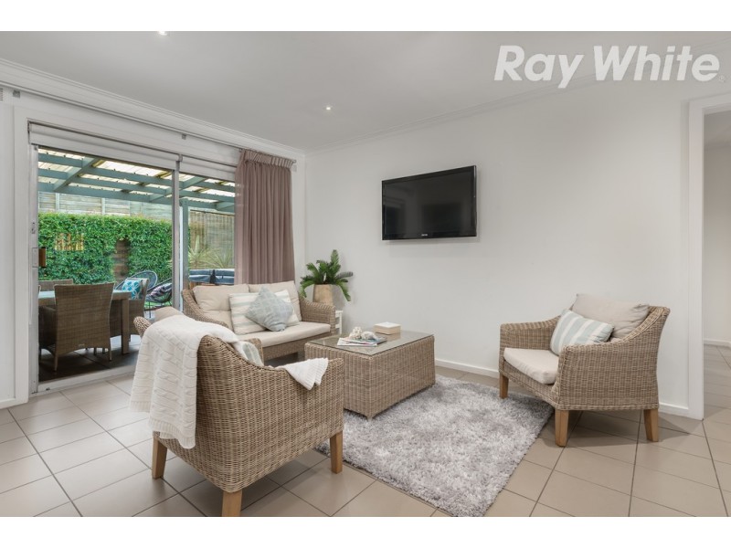 9 Fleetwood Court, Gladstone Park VIC 3043