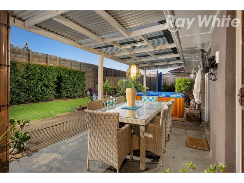 9 Fleetwood Court, Gladstone Park VIC 3043