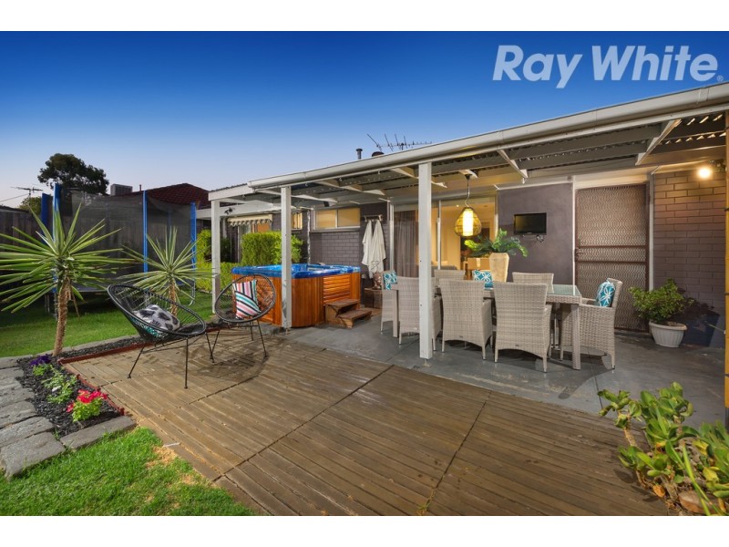 9 Fleetwood Court, Gladstone Park VIC 3043