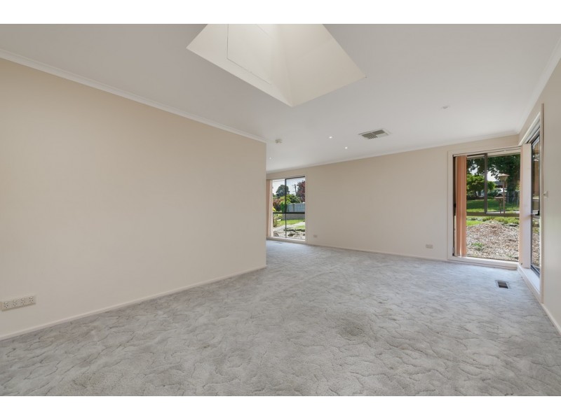 25 Neilsen Crescent, Bundoora VIC 3083