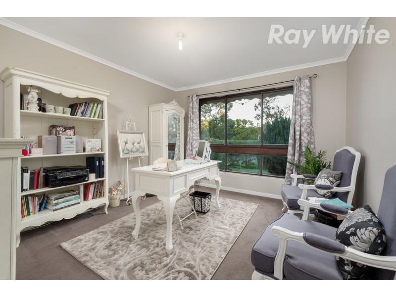 3 Buckmaster Drive, Mill Park VIC 3082