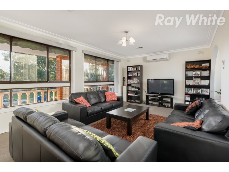 3 Buckmaster Drive, Mill Park VIC 3082