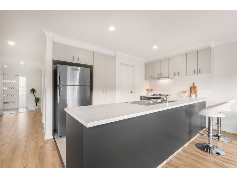 24 Pimpinella Pass, Mernda VIC 3754