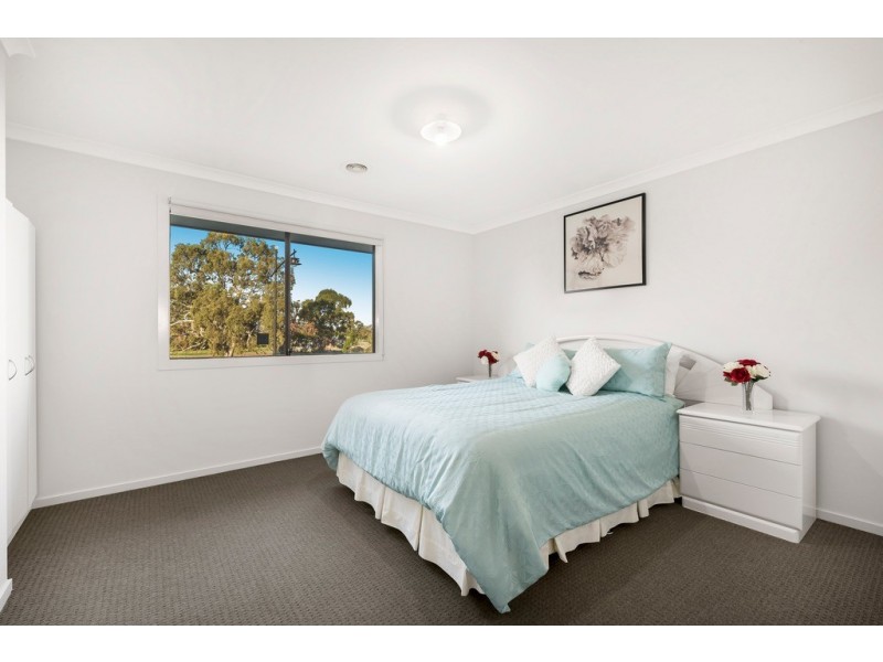 24 Pimpinella Pass, Mernda VIC 3754