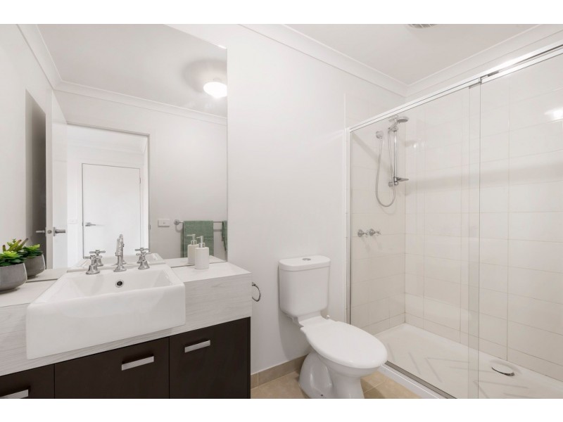 24 Pimpinella Pass, Mernda VIC 3754