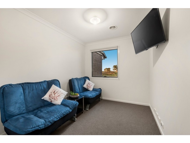 24 Pimpinella Pass, Mernda VIC 3754