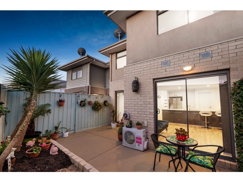 24 Pimpinella Pass, Mernda VIC 3754