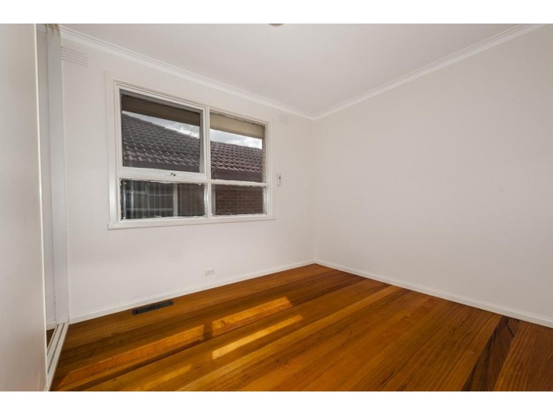 15 Flag Street, Kingsbury VIC 3083