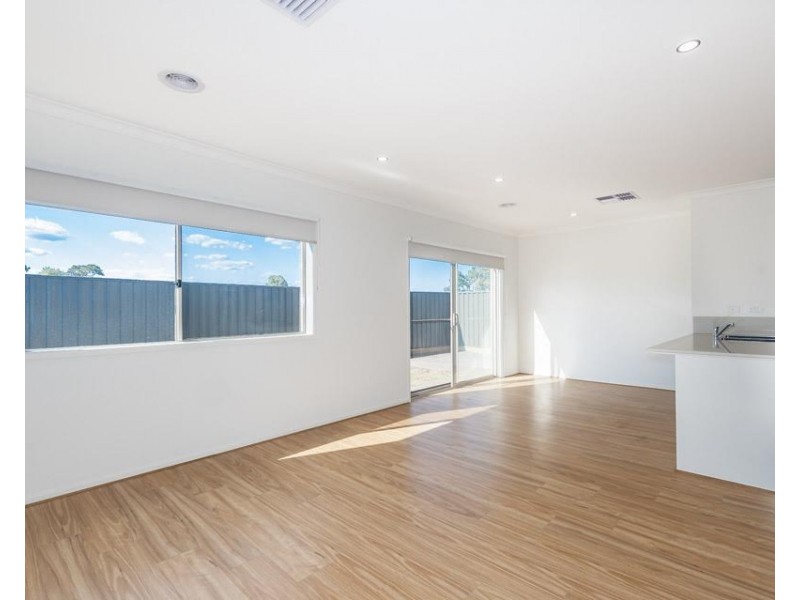 37 Blackcurrant Circuit, Mernda VIC 3754