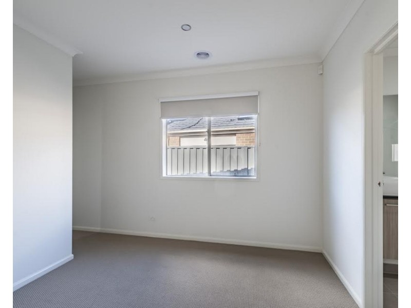 37 Blackcurrant Circuit, Mernda VIC 3754