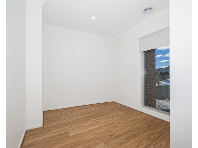 37 Blackcurrant Circuit, Mernda VIC 3754