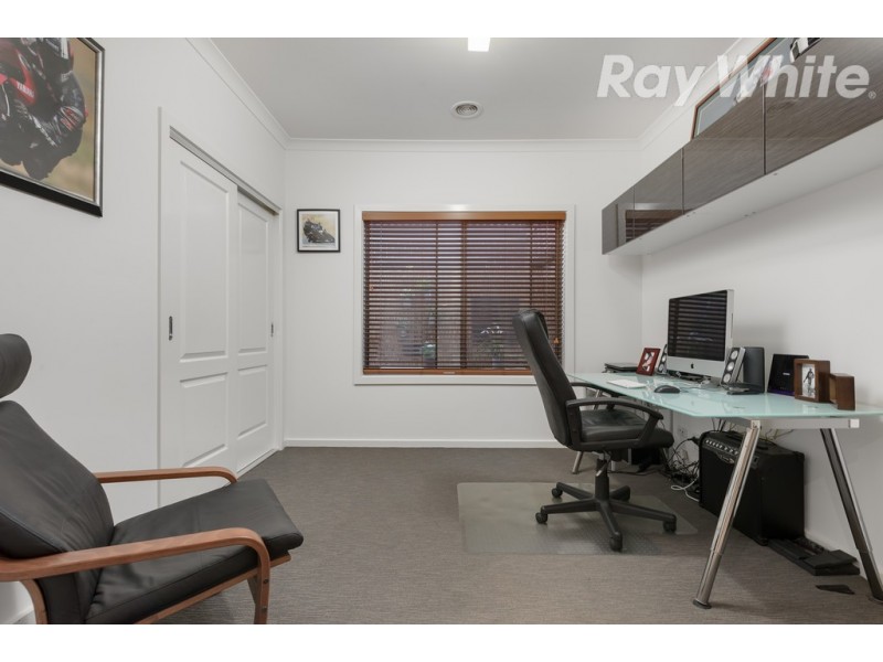 6 Sargood Drive, South Morang VIC 3752