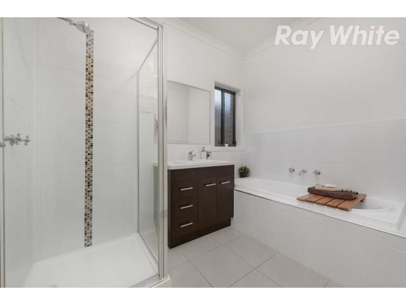 6 Sargood Drive, South Morang VIC 3752