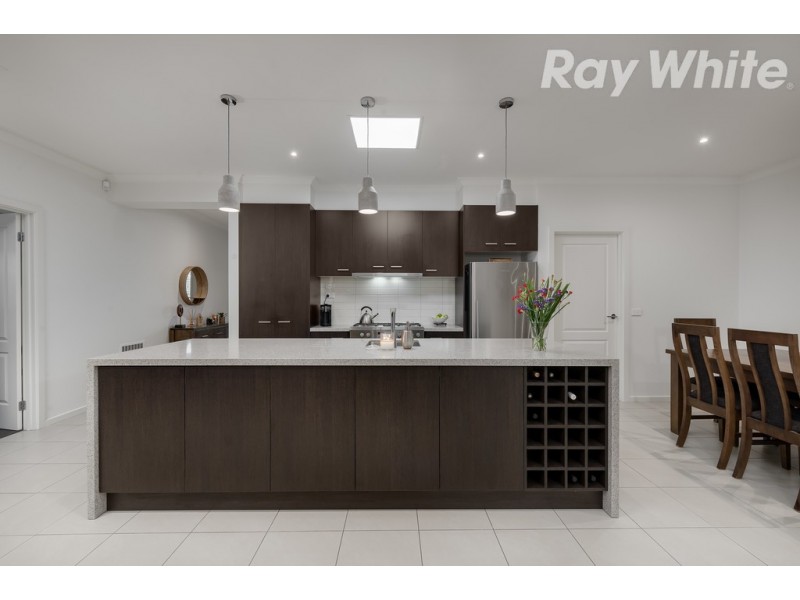 6 Sargood Drive, South Morang VIC 3752