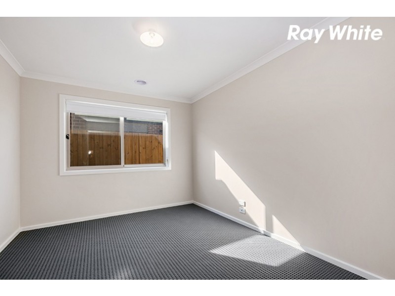 18 Landing Avenue, Doreen VIC 3754