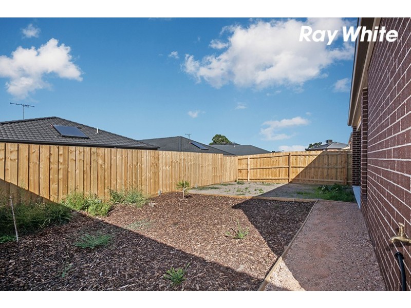 18 Landing Avenue, Doreen VIC 3754