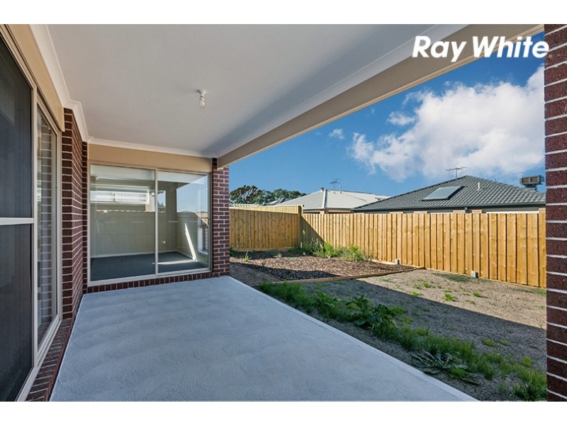 18 Landing Avenue, Doreen VIC 3754