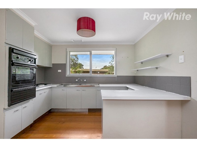124 St Helena Road, Briar Hill VIC 3088