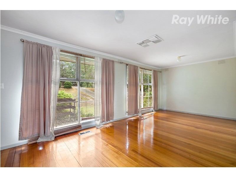 124 St Helena Road, Briar Hill VIC 3088
